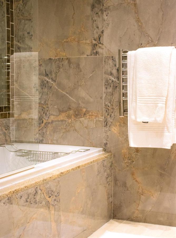 Luxury Apartment, Near V&A Waterfront And Cpt Stadium Cape Town Bagian luar foto
