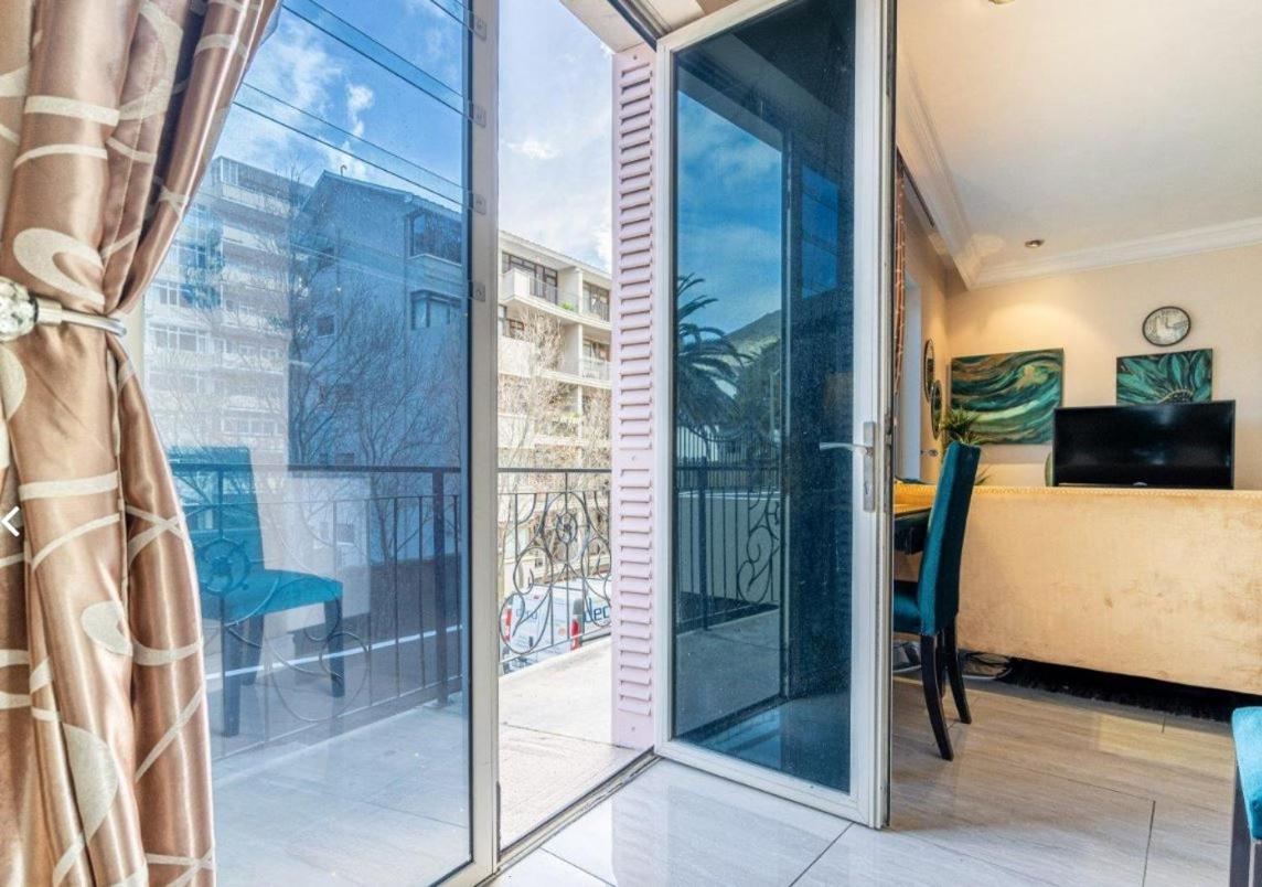 Luxury Apartment, Near V&A Waterfront And Cpt Stadium Cape Town Bagian luar foto