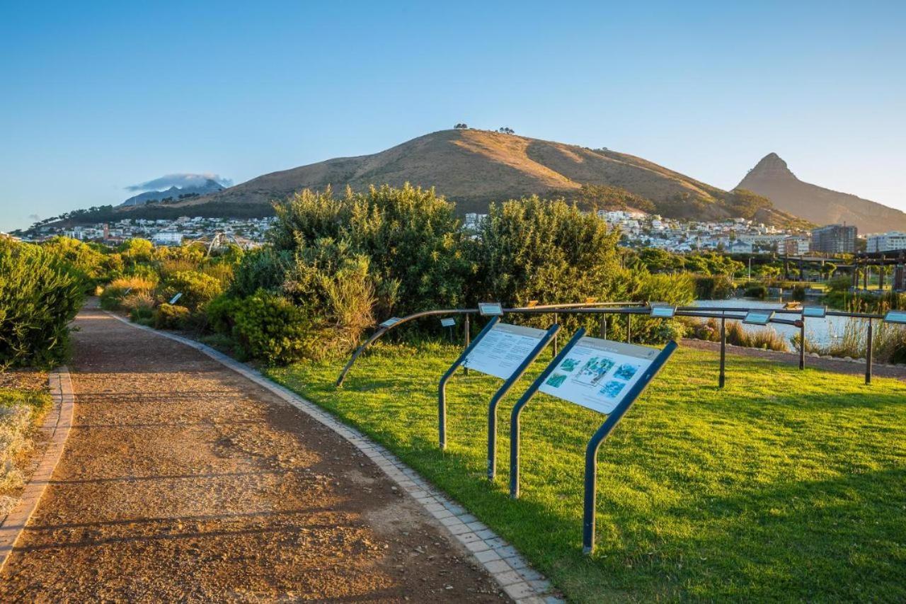 Luxury Apartment, Near V&A Waterfront And Cpt Stadium Cape Town Bagian luar foto